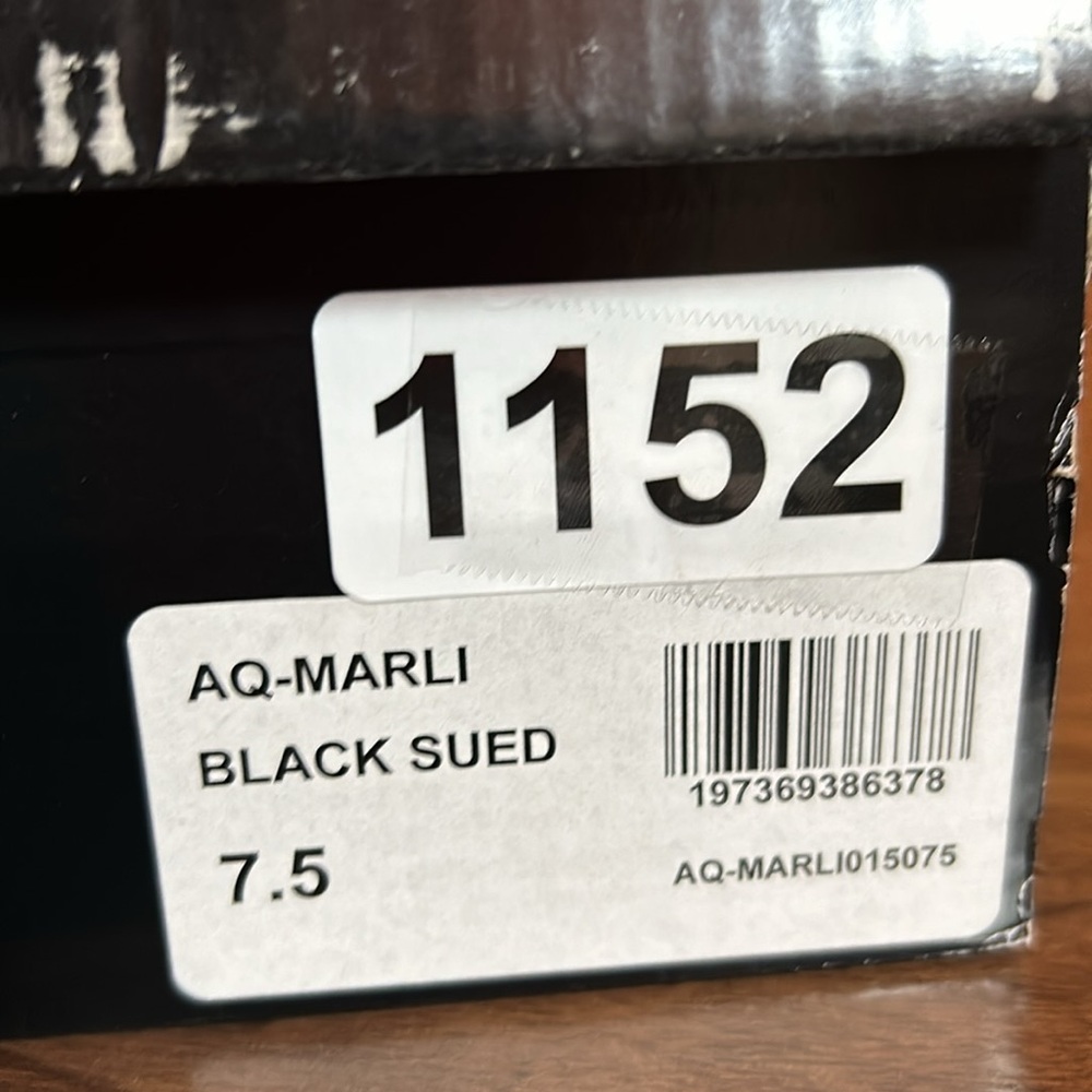Aqua Marli Black Suede Western Pointed Toe Chelsea Ankle Boot NEW 7.5 - Picture 9 of 9